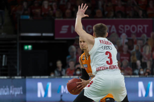 使得阵容更 使得阵容更